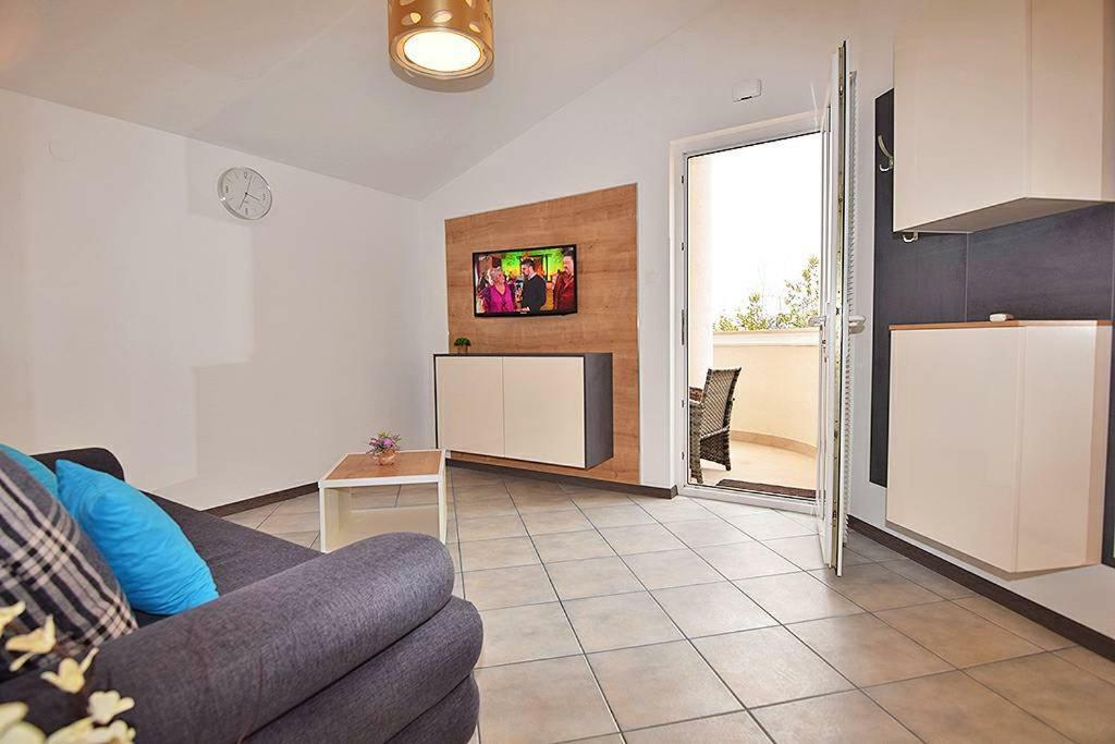 Mare Apartment *